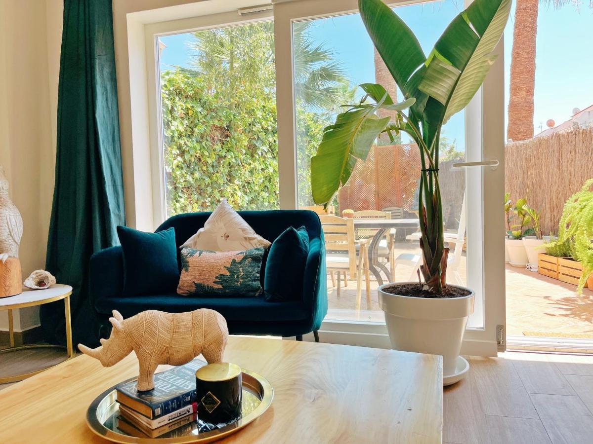 Cheerful Townhouse Center Sitges 5 Bedrooms Pool And Terrace Exterior photo